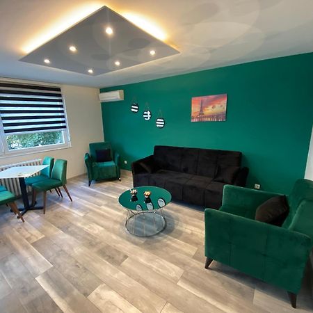 Apartman Omar Stan Na Dan Besplatan Parking Sarajevo Ngoại thất bức ảnh
